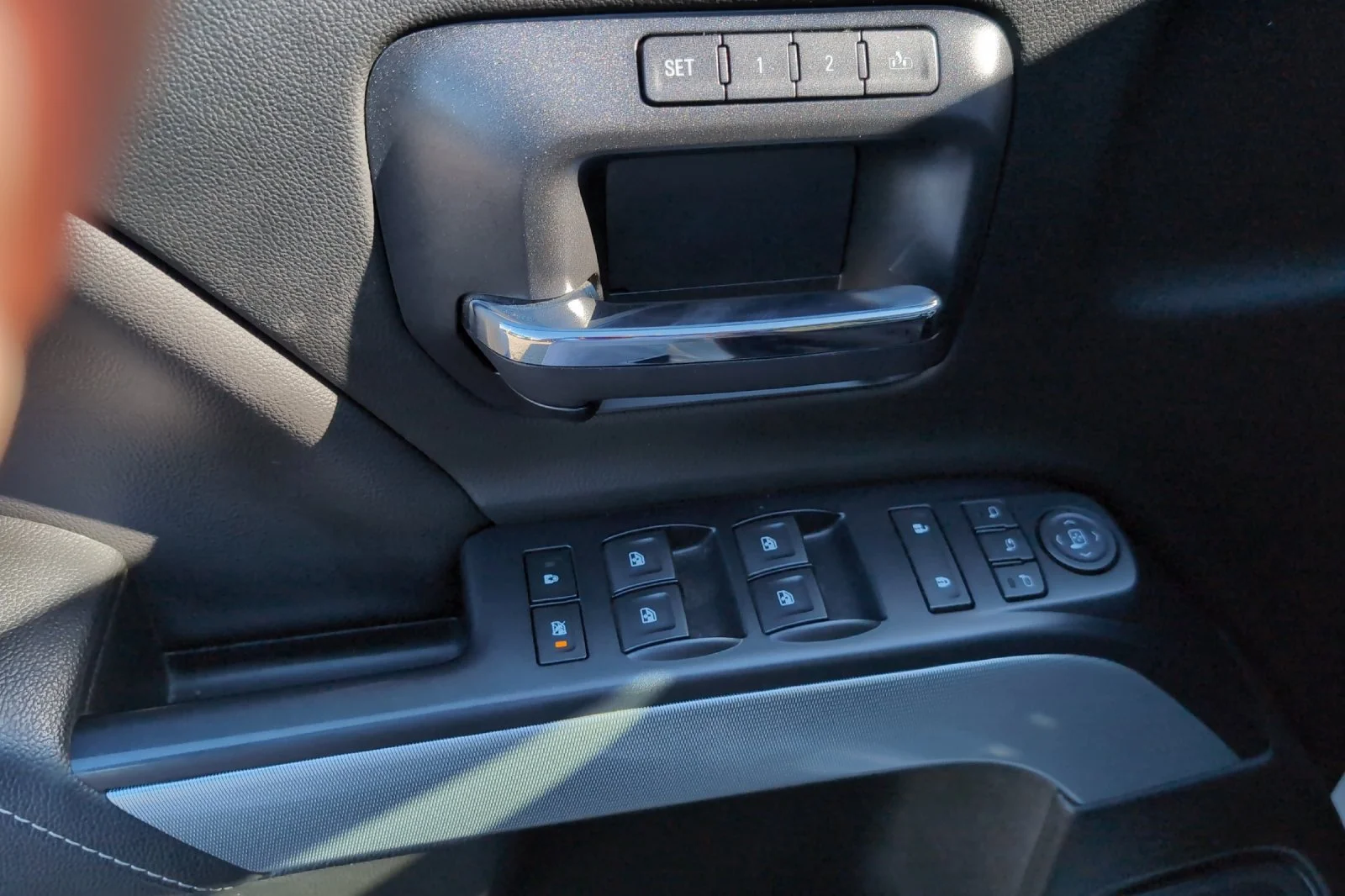 Used 2019 SILVER ICE METALLIC Chevrolet LTZ image 12