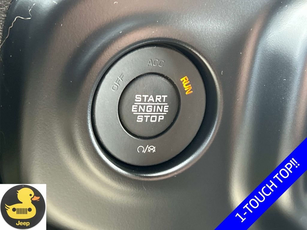 Used 2023  Jeep Sport S image 24