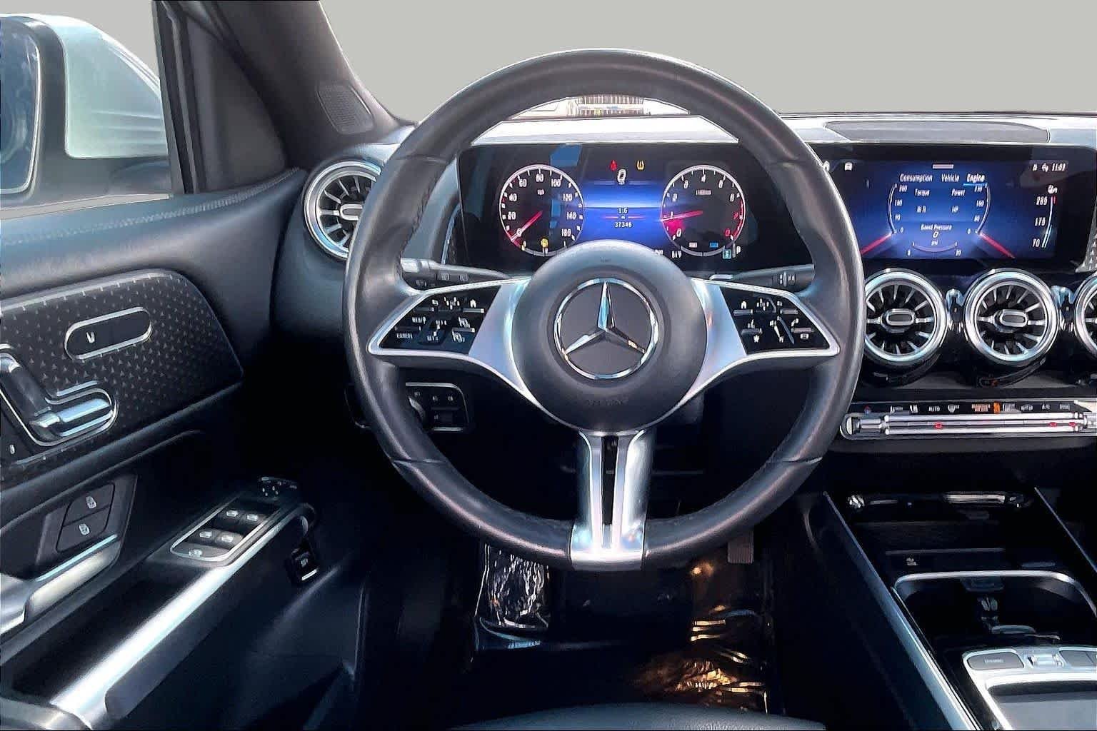 Used 2025 Polar White Mercedes-Benz GLB 250 image 6