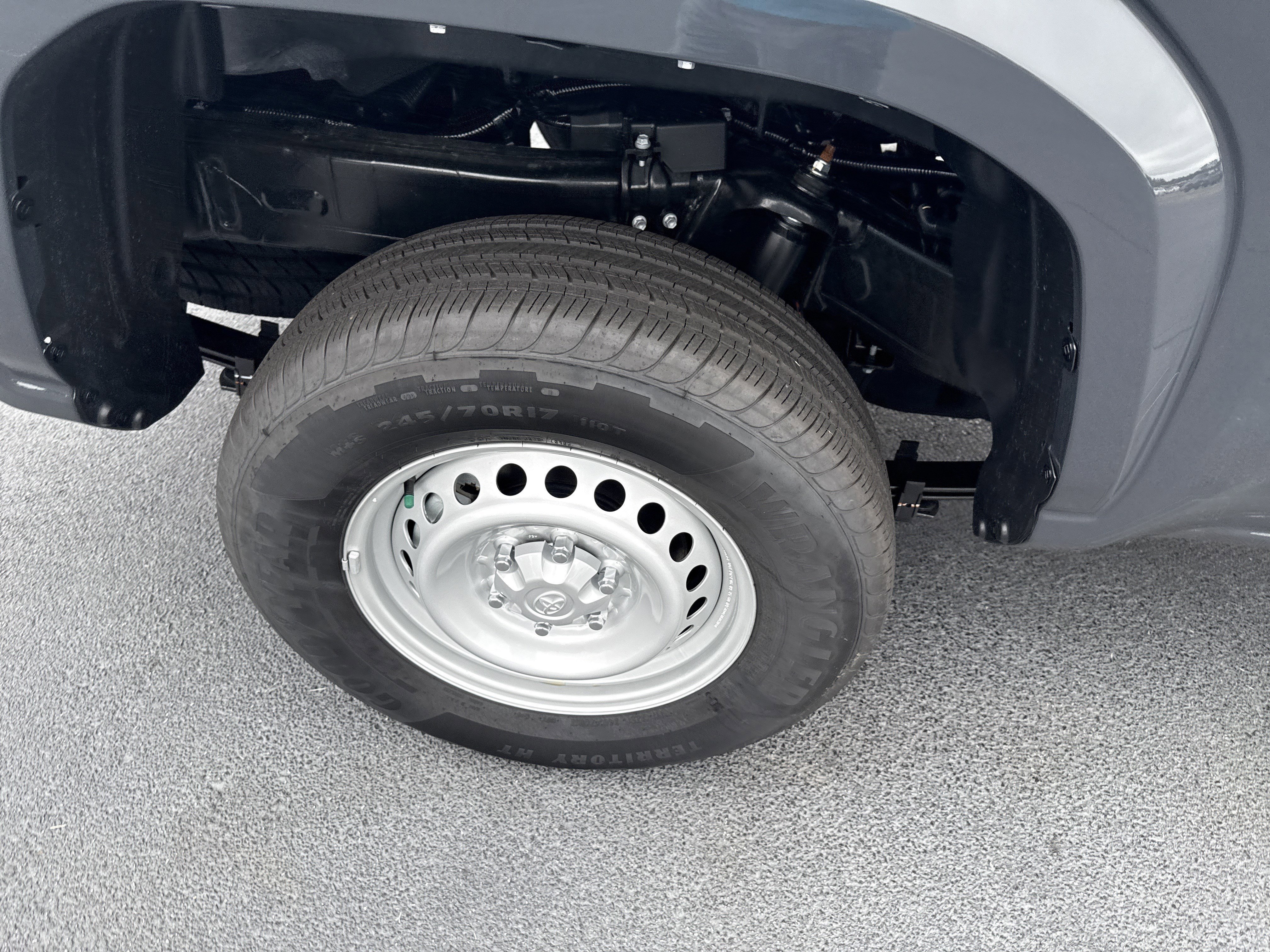 Used 2025  Toyota  image 11