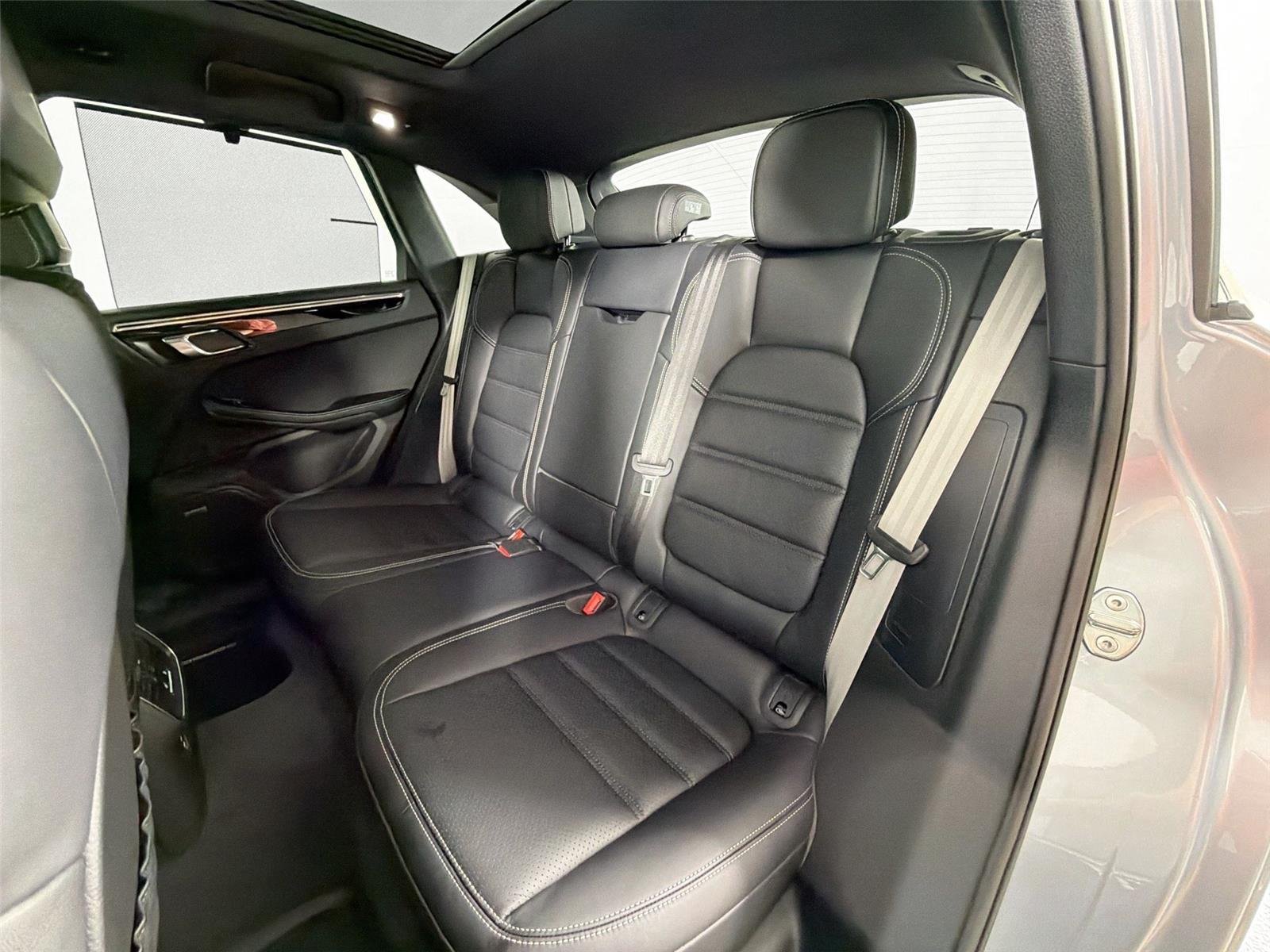 2025 Porsche Macan S - Photo 26