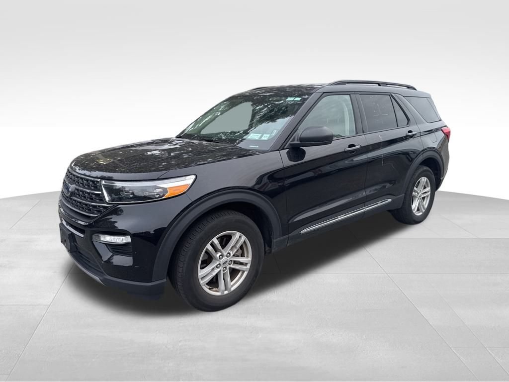 2024 Ford Explorer XLT photo 2