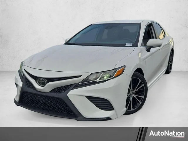 2020 Toyota Camry SE