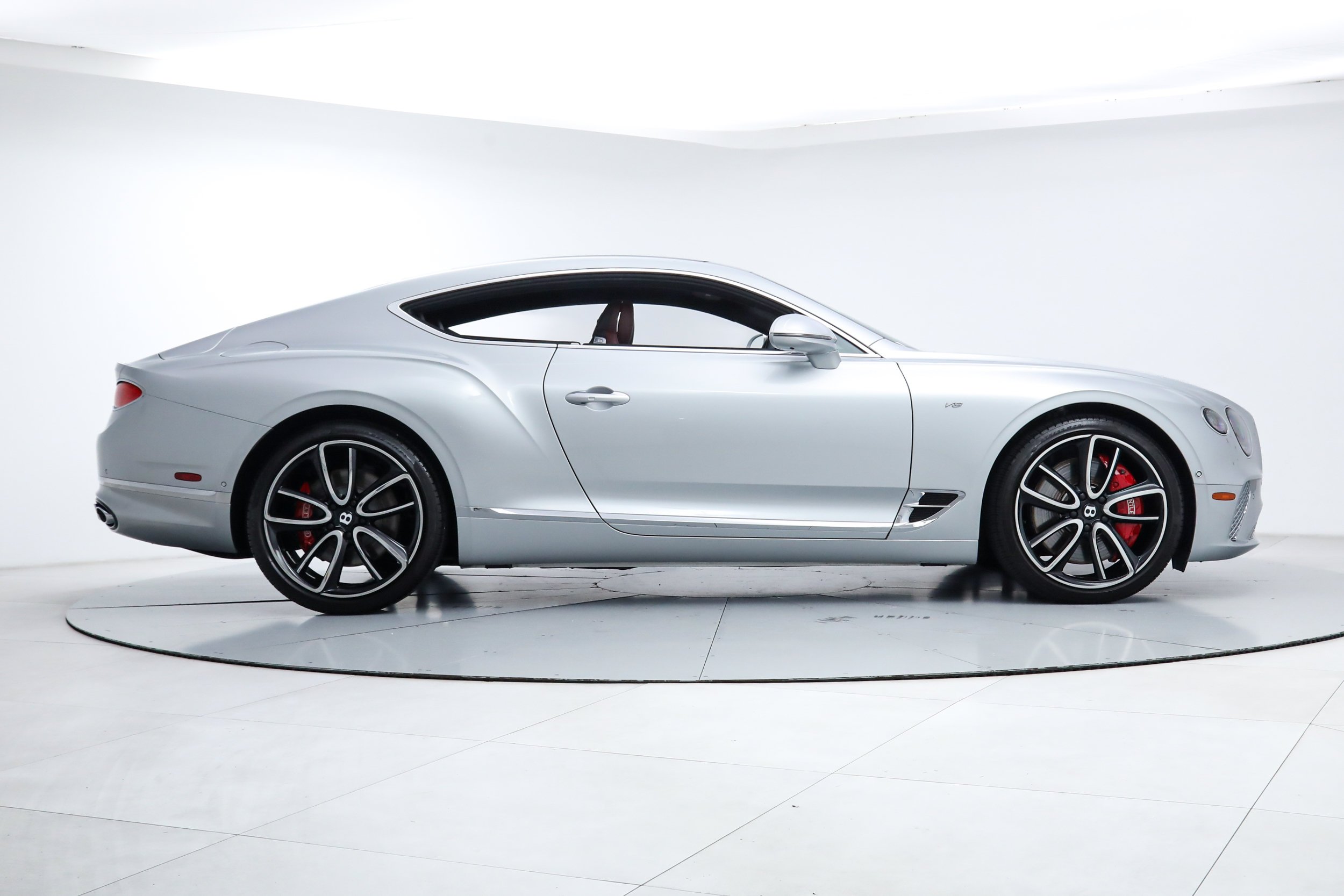 Used 2022 Silver Bentley  image 6