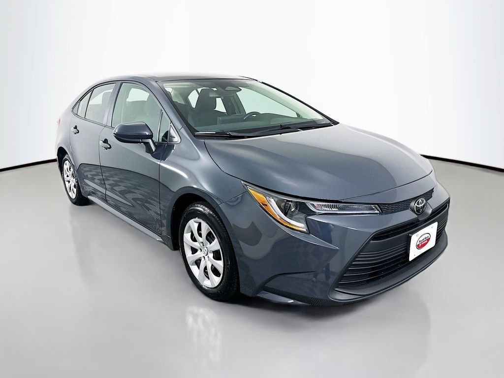 Used 2026  Toyota LE image 3