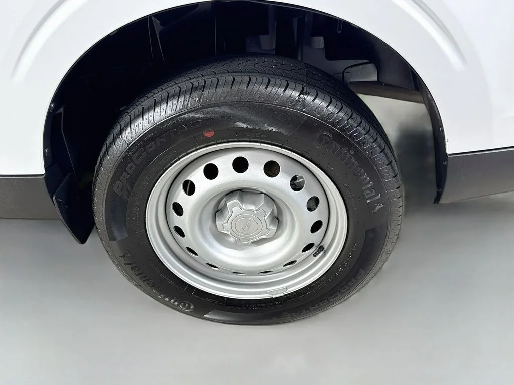Certified Used 2025 Oxford White Ford XL image 29