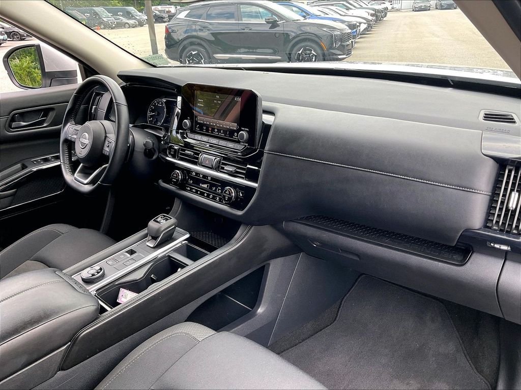 Used 2025 Brilliant Silver Metallic Nissan SV image 13