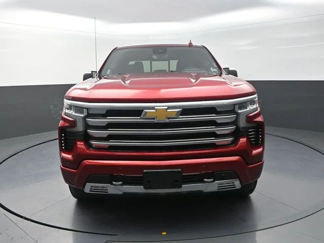 Used 2023 Red Chevrolet High Country image 5