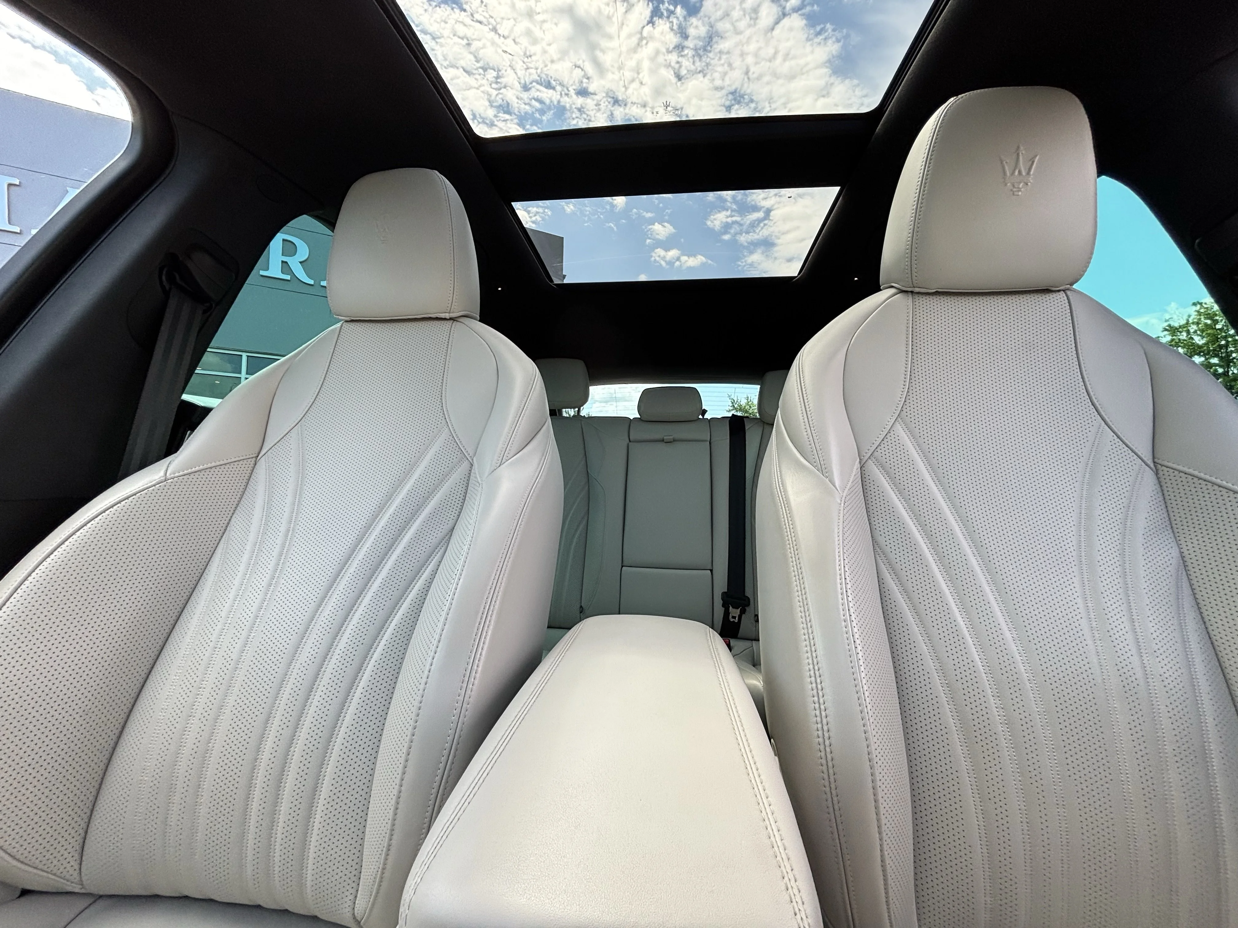 Certified Used 2023 Bianco Astro Metallic Maserati Modena image 29