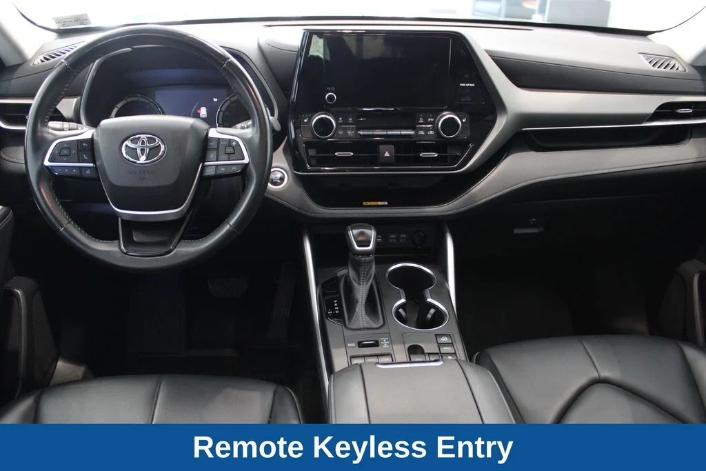 Used 2024 Silver Toyota XLE image 8