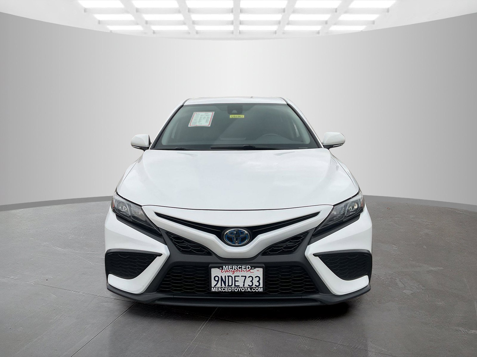 Certified Used 2024 Ice Toyota SE image 8