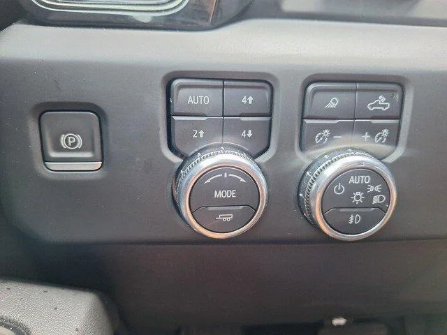 Used 2023 WHITE GMC AT4 image 14