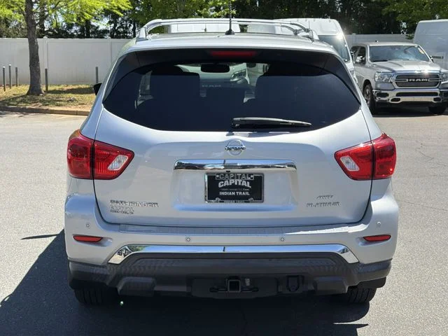Used 2018 Silver Nissan Platinum image 12