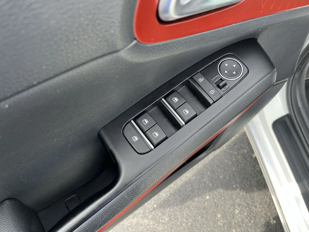 Used 2024 White Kia GT-Line image 19