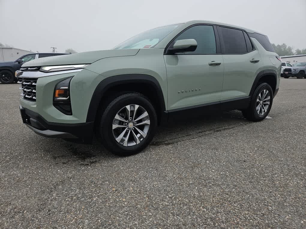 Used 2025 Cacti Green Chevrolet AWD LT image 3