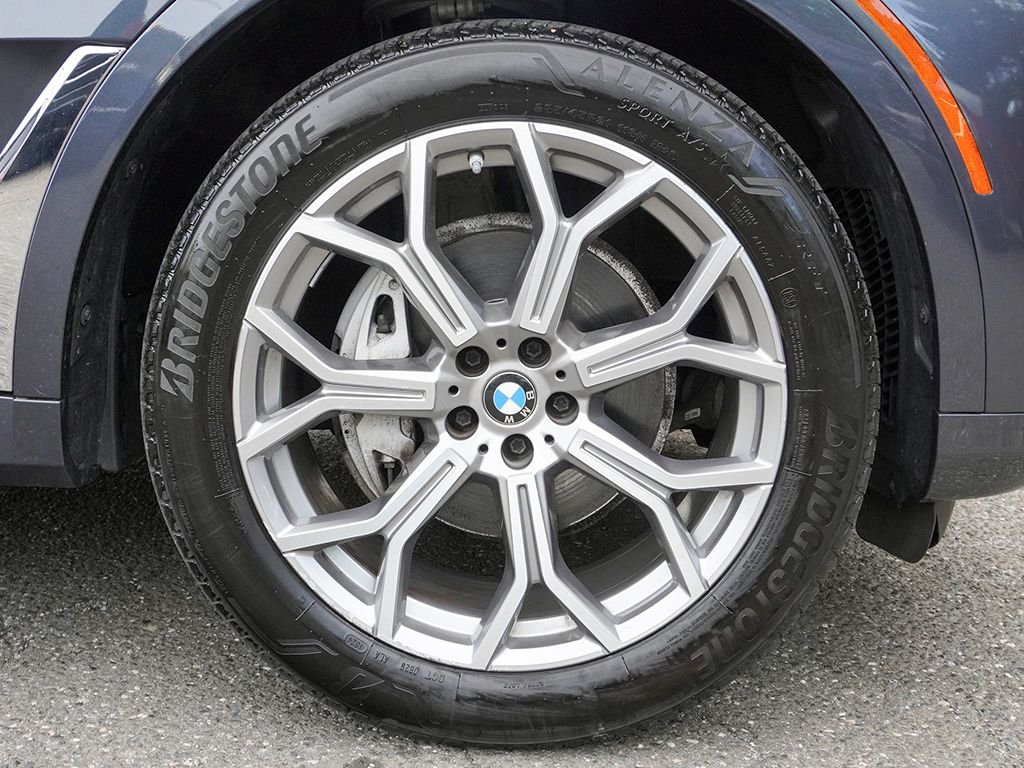 Used 2022 Gray BMW xDrive40i image 25