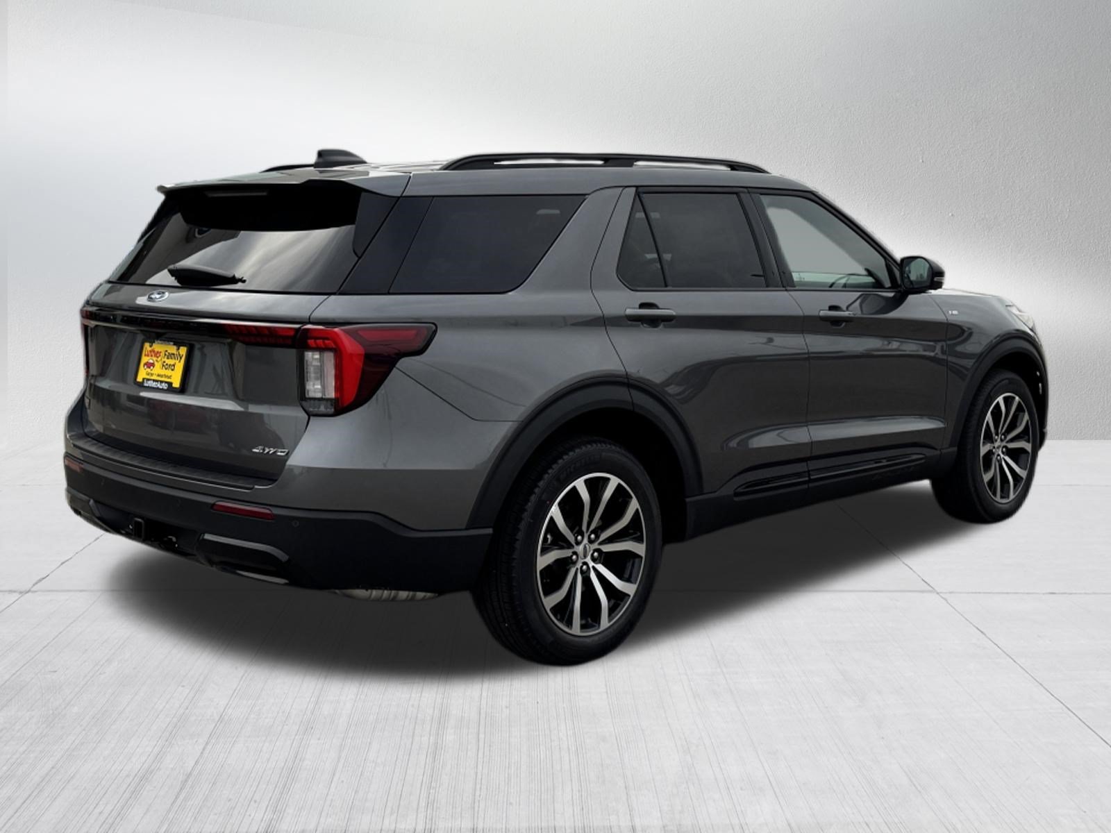 New 2026 Carbonized Gray Metallic Ford ST-Line image 4