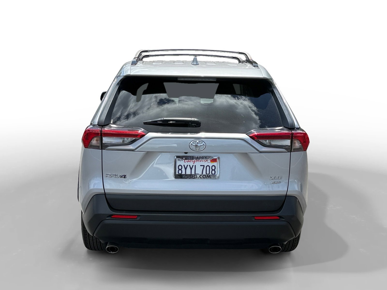 Used 2021 Silver Sky Metallic Toyota XLE image 4