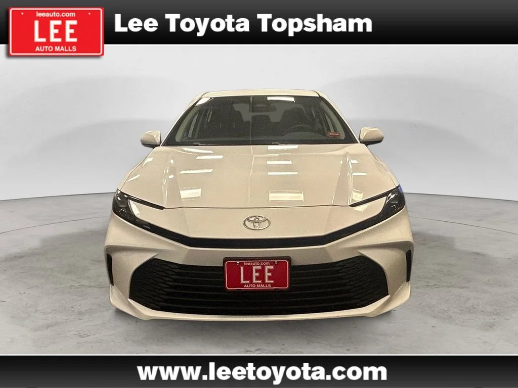 Used 2025 Ice Toyota LE image 8