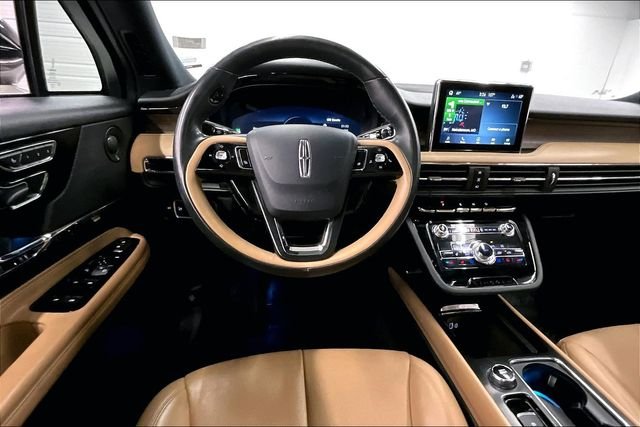 Used 2022 Pristine White Metallic Tri-Coat Lincoln Reserve image 6