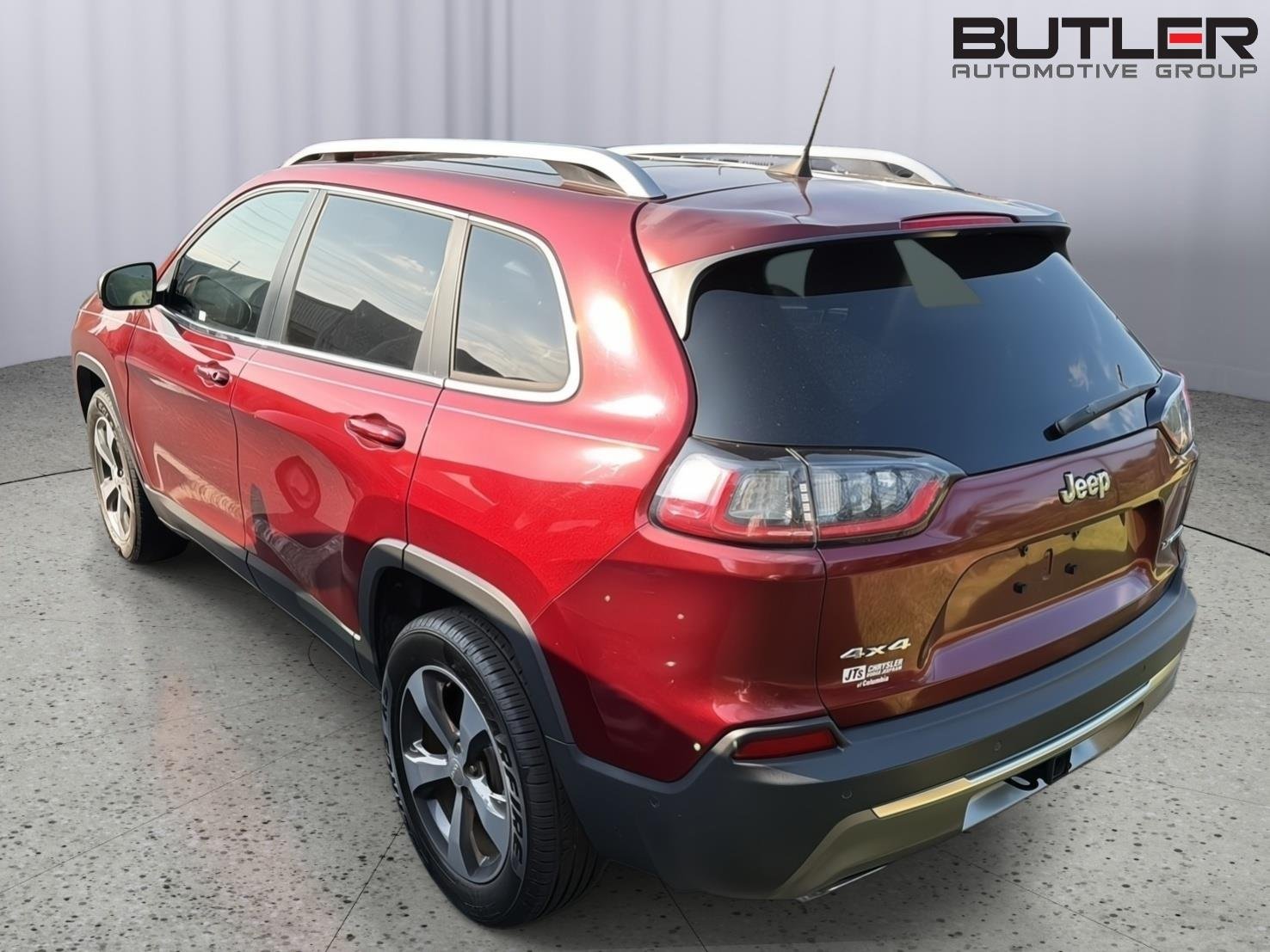 Used 2019 Velvet Red Pearlcoat Jeep Limited image 9