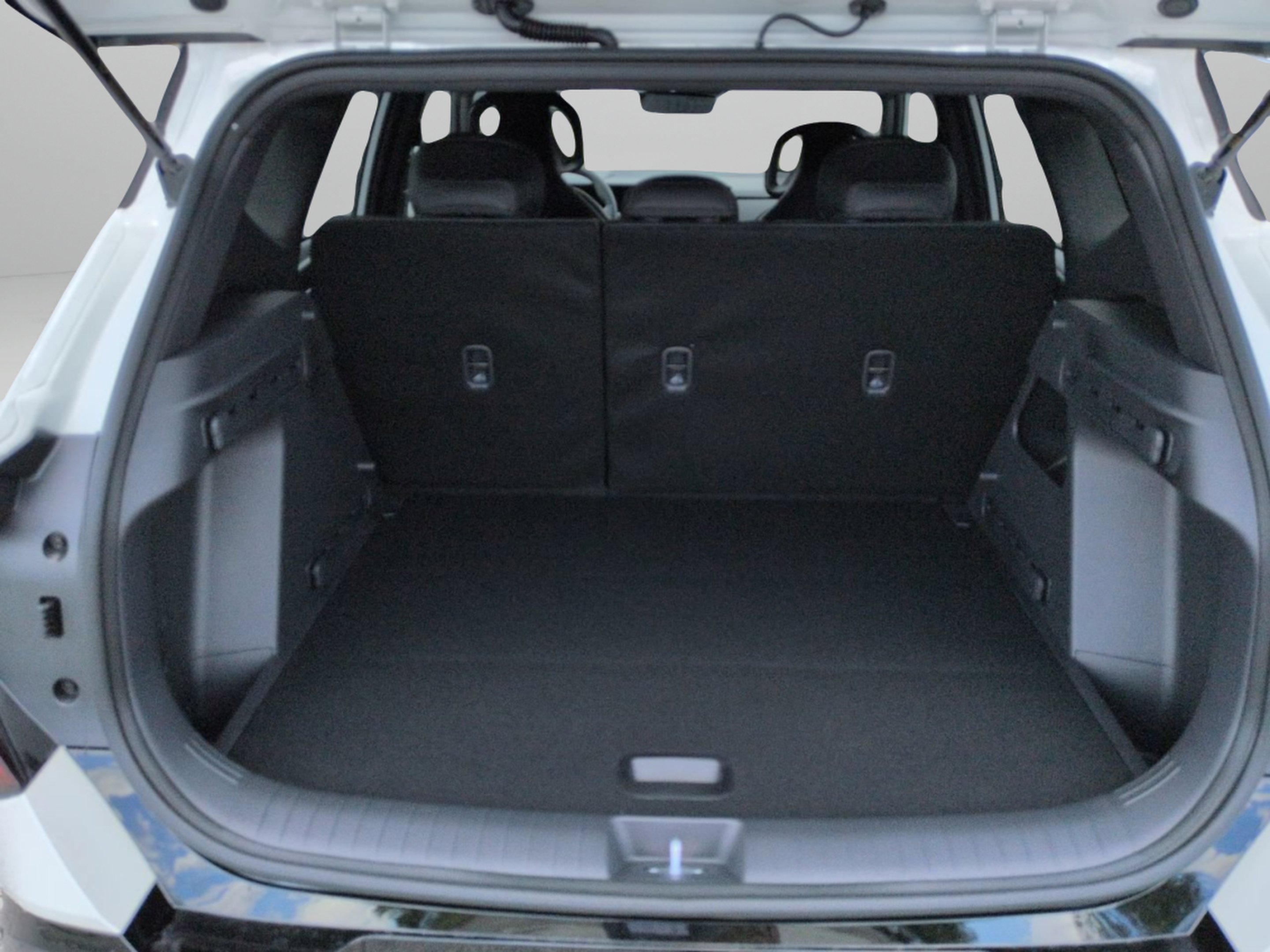 New 2027 Snow White Pearl / Black Roof Kia X-Line S image 16