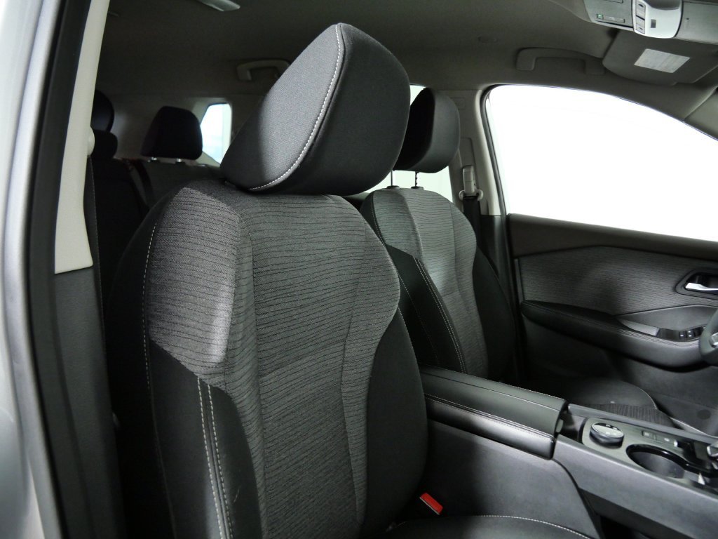 Used 2023 Silver Nissan SV image 12