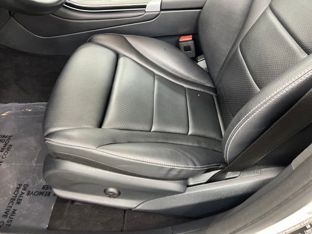 Used 2022 White Mercedes-Benz GLC 300 image 14