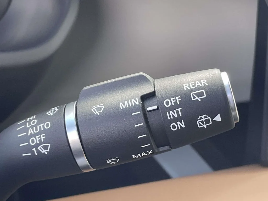 2024 Land Rover Defender X-Dynamic SE - Photo 29