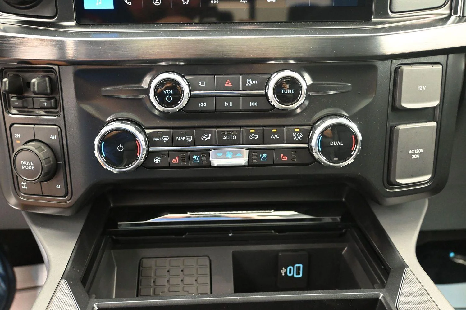 2026 Ford F-350 Super Duty Lariat - Photo 35