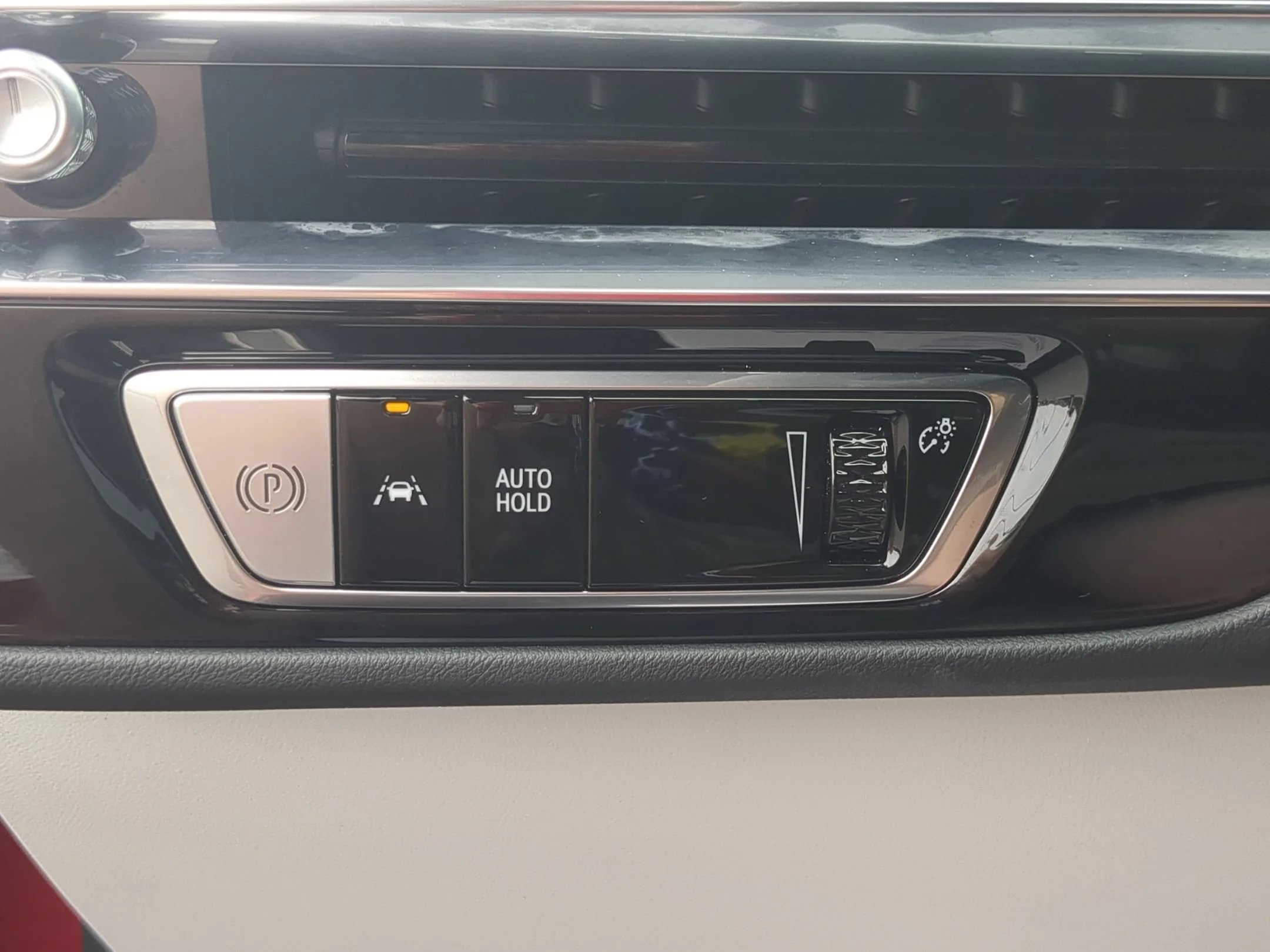 2024 Cadillac LYRIQ Luxury 1 - Photo 17