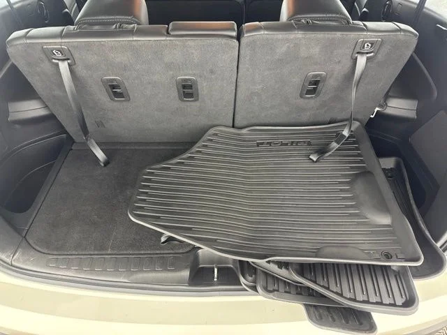 Used 2018 White Honda EX-L image 32
