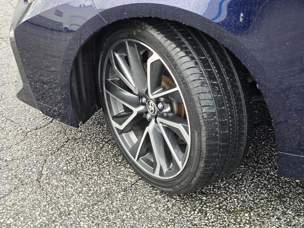 Used 2020  Toyota SE image 27