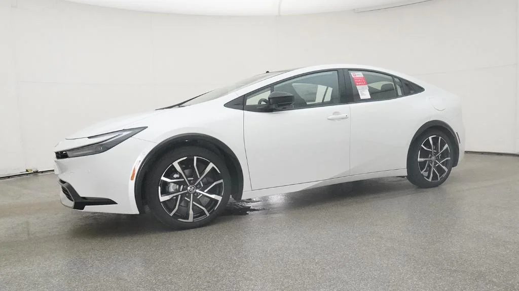 New 2026 Wind Chill Pearl Toyota XSE Premium image 30