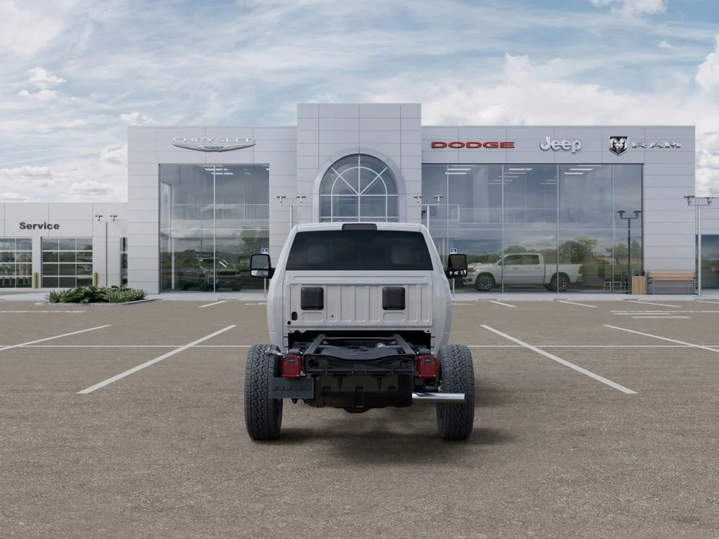 2025 RAM 3500 Chassis Tradesman - Photo 7