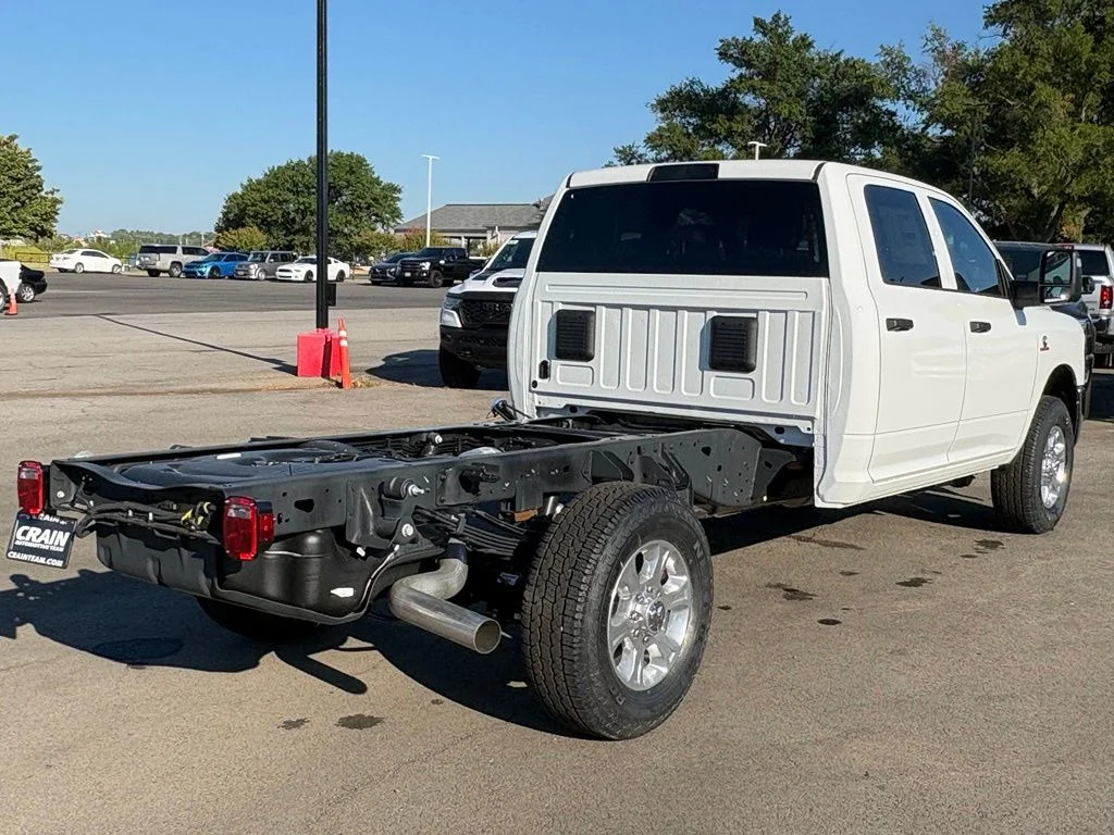 New 2026 Bright White Clear-Coat Exterior Paint RAM Tradesman image 7