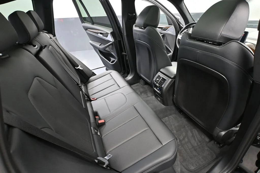 Used 2023 Black BMW xDrive30i image 45