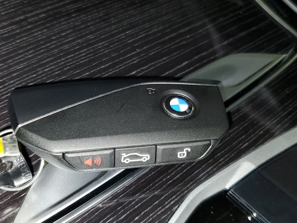 Used 2026 White BMW sDrive40i image 26