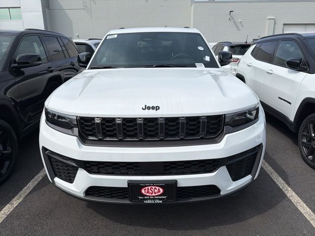 New 2026 Bright White Clear-Coat Exterior Paint Jeep Altitude image 2