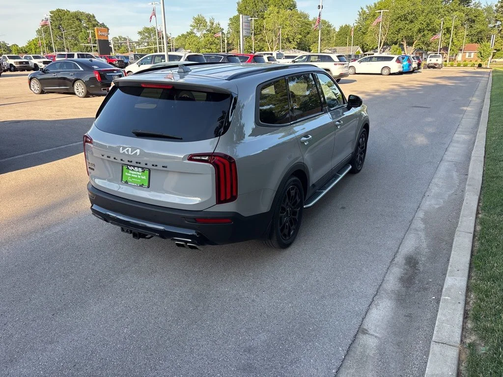 Used 2022 Gray Kia EX image 5