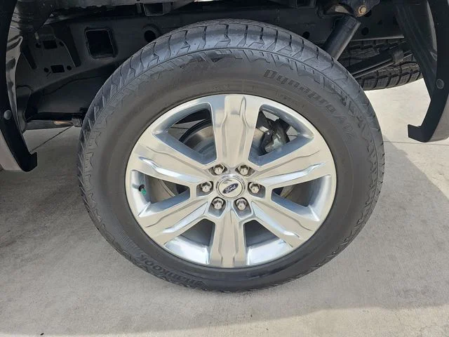 Used 2020 Black Ford Platinum image 31