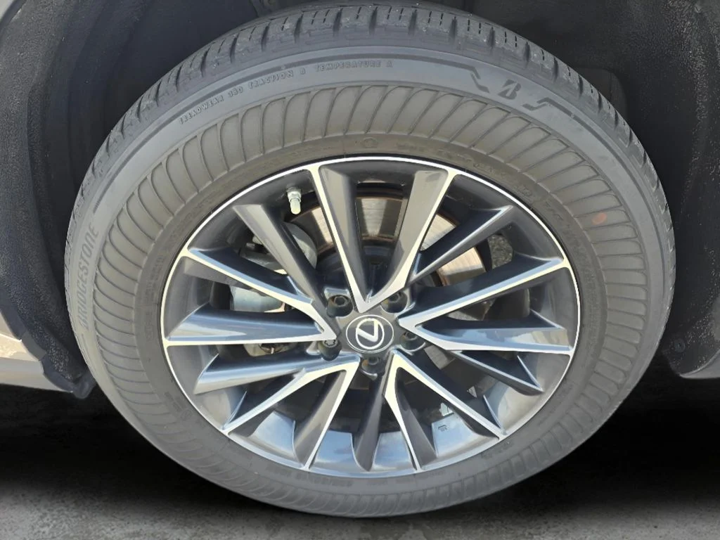 Used 2022 Atomic Silver Lexus Premium image 29
