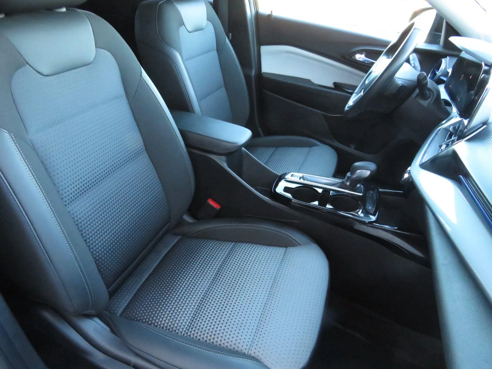 Used 2024 Mosaic Black Metallic Chevrolet LT image 27