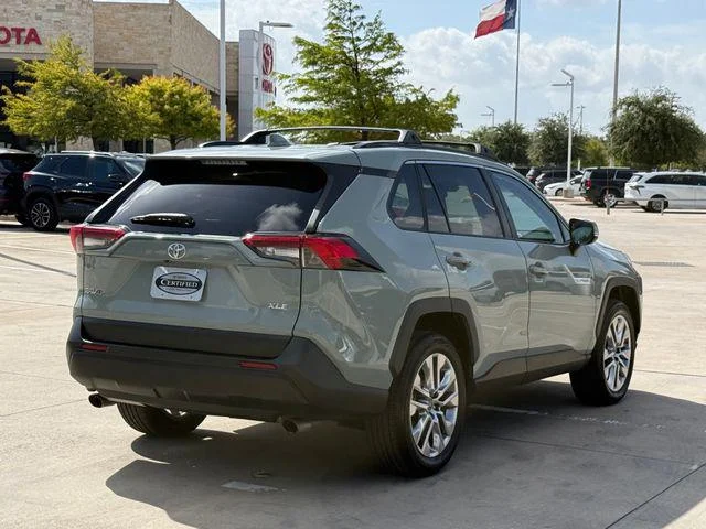 Certified Used 2019 LUNAR ROCK Toyota XLE Premium image 5
