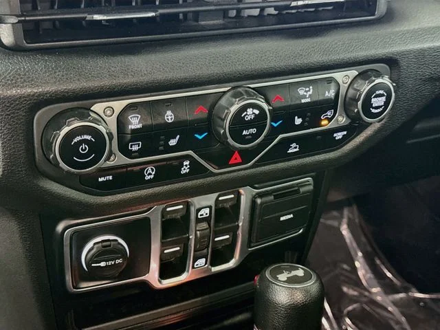 Used 2024 Black Jeep Sport S image 15