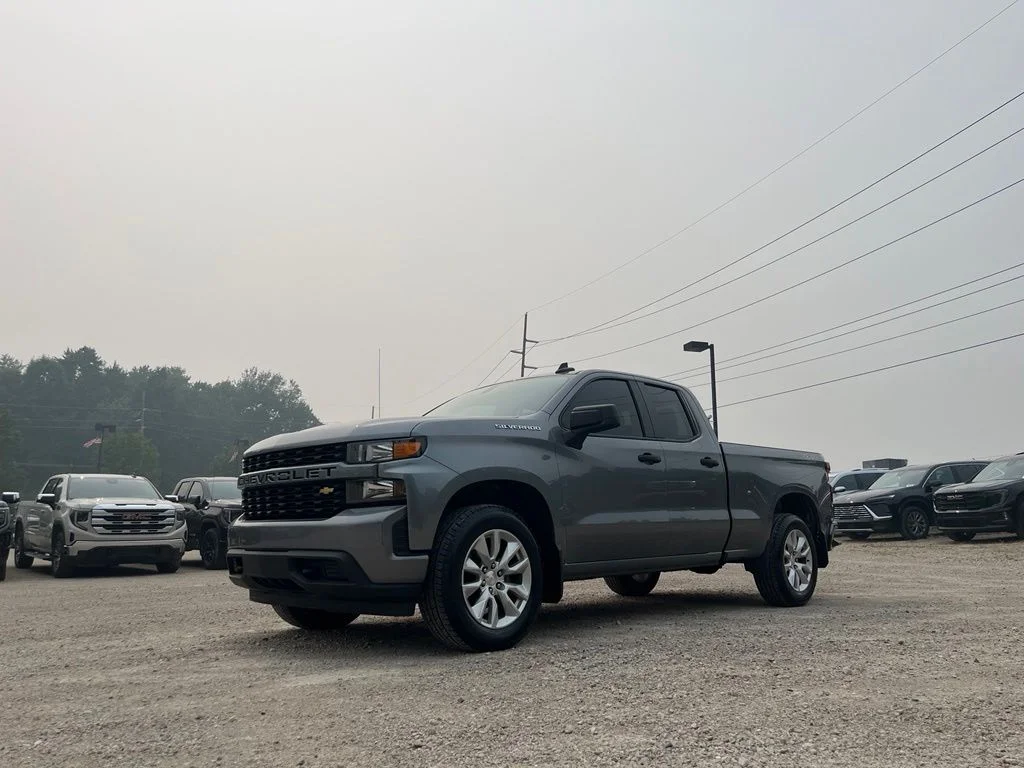 Used 2021 Steel Metallic Chevrolet Custom image 2