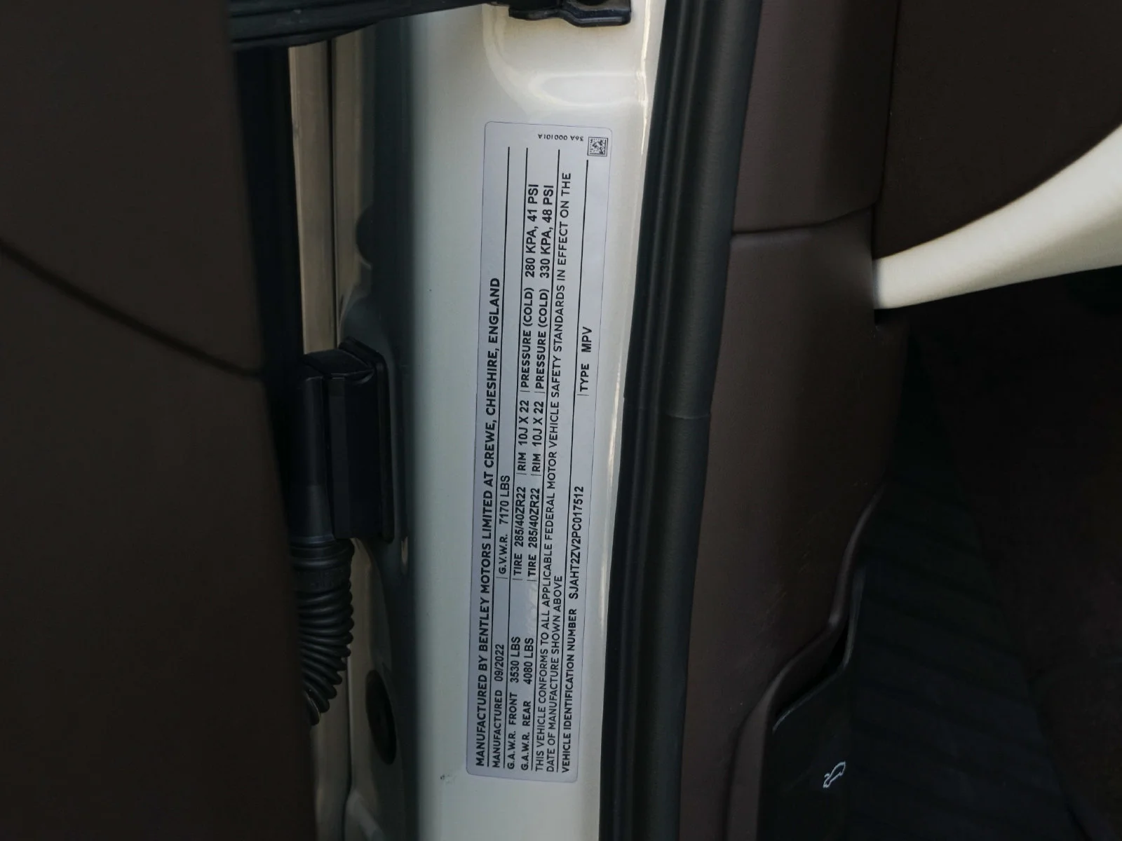 Certified Used 2023 White Sand by Mulliner Bentley  image 31