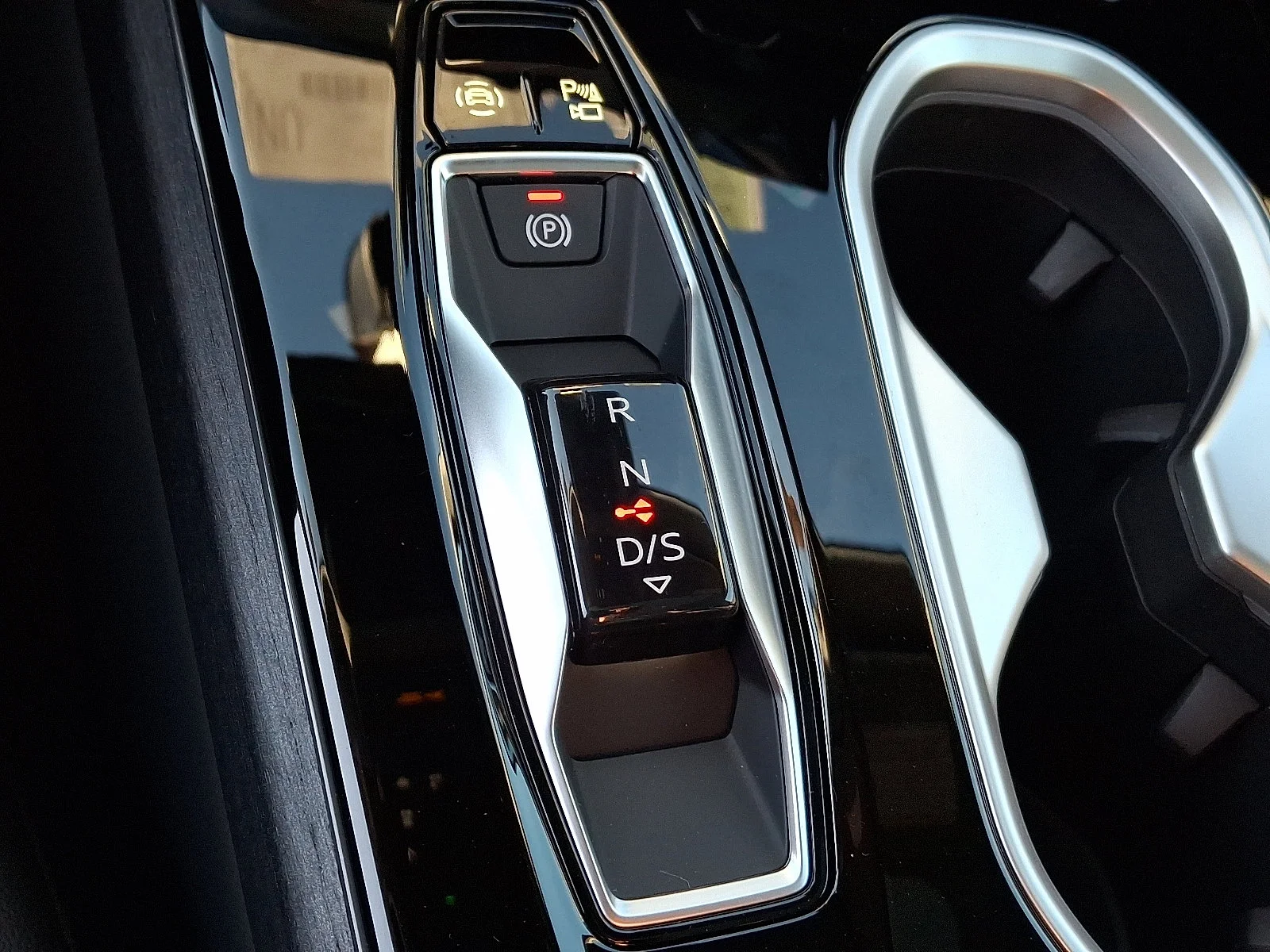 New 2026 Glacier White Metallic Audi Premium Plus image 12