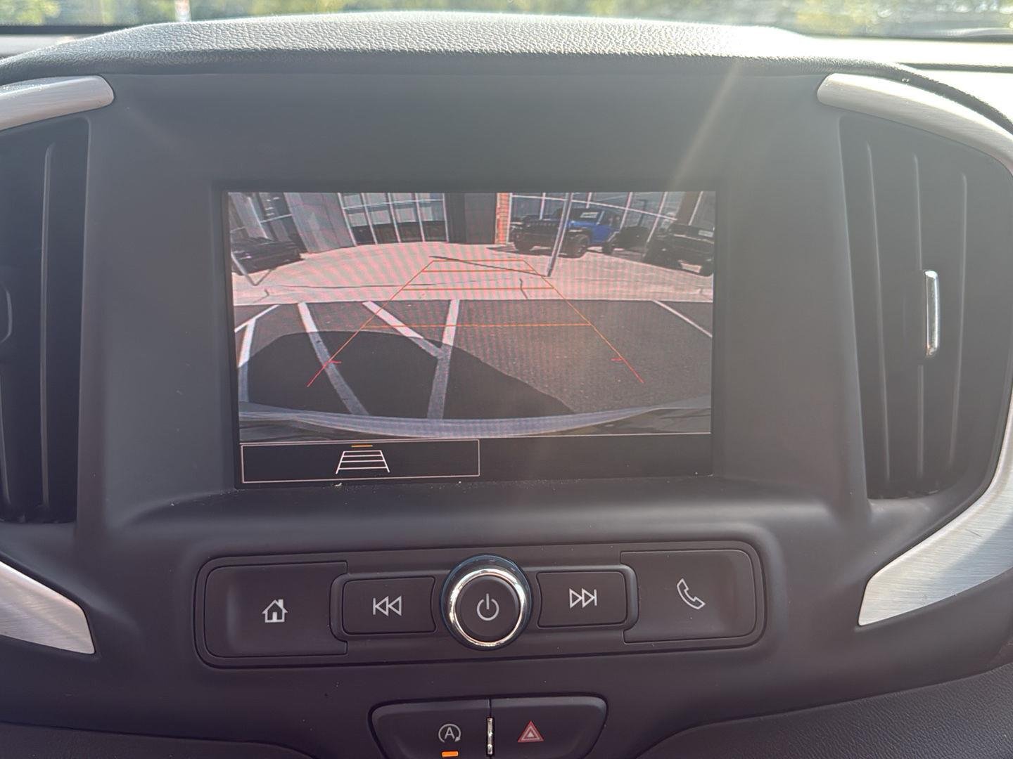 Used 2024 Summit White GMC SLE image 21