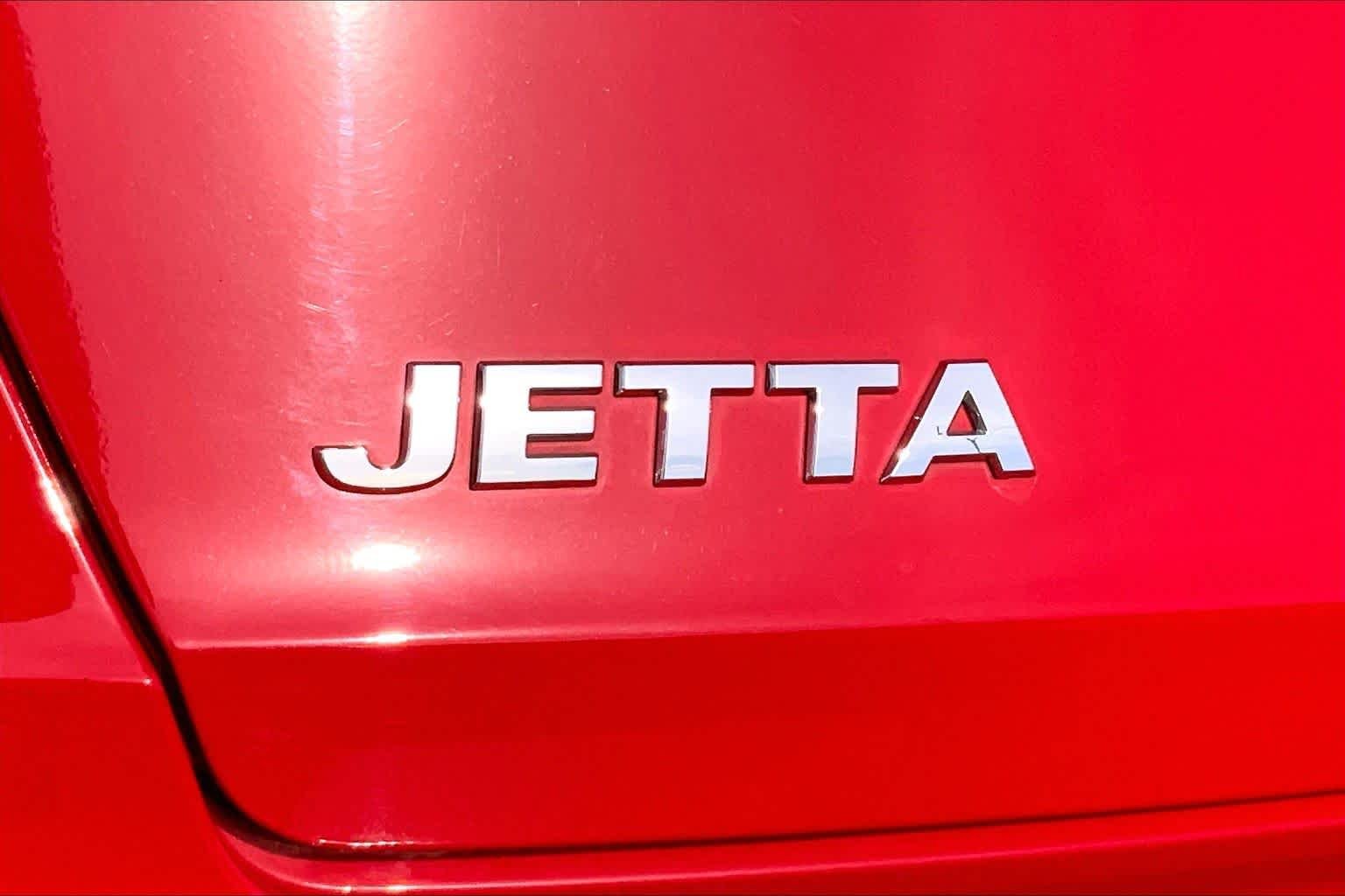 Used 2021 Tornado Red Volkswagen S image 10